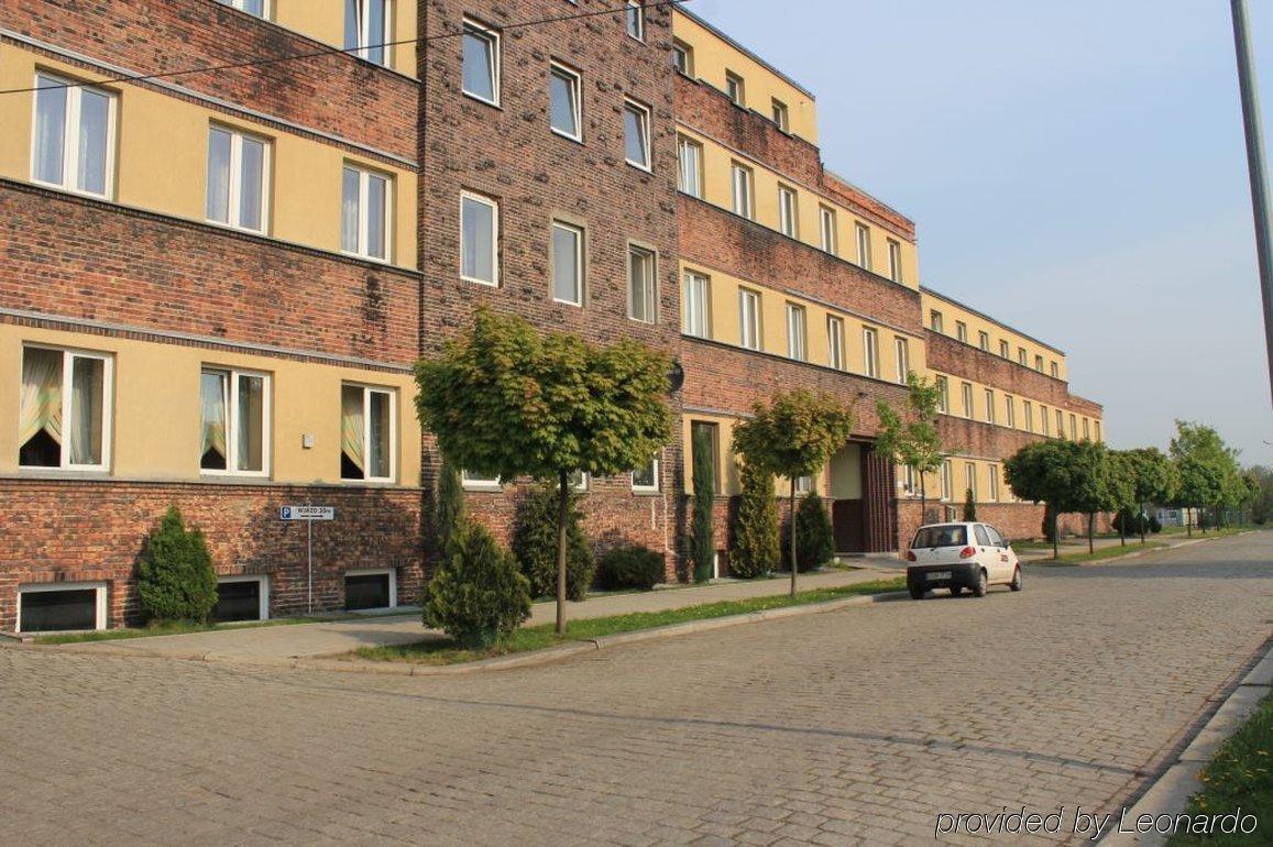 Hotel Arkadia Legnica Kültér fotó
