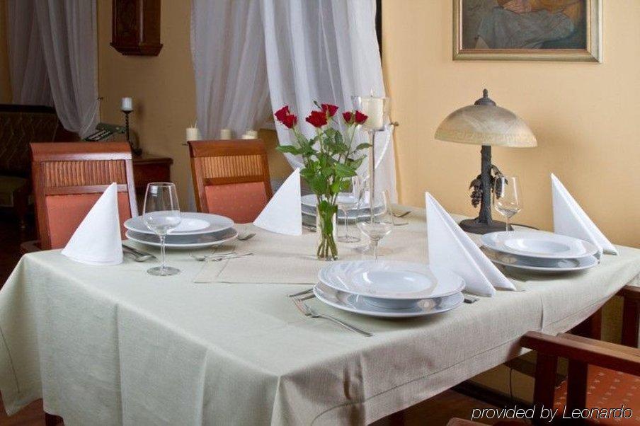 Hotel Arkadia Legnica Kültér fotó