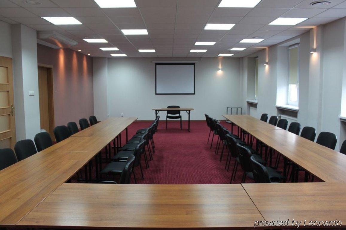Hotel Arkadia Legnica Kültér fotó