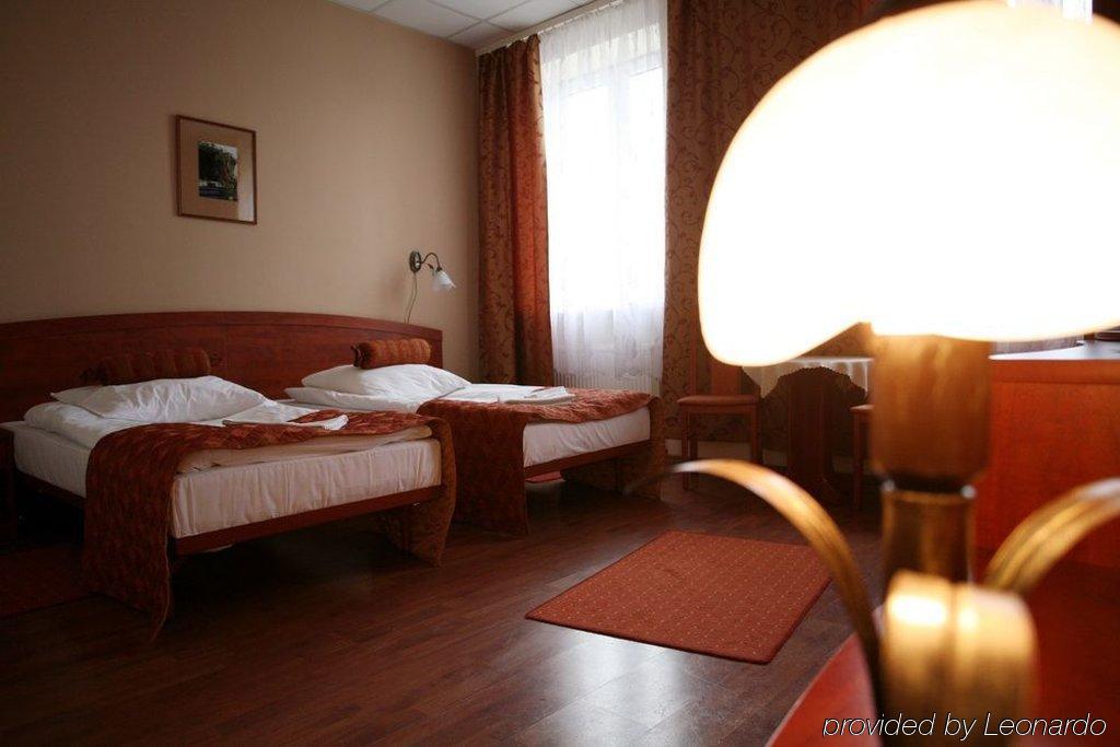 Hotel Arkadia Legnica Kültér fotó
