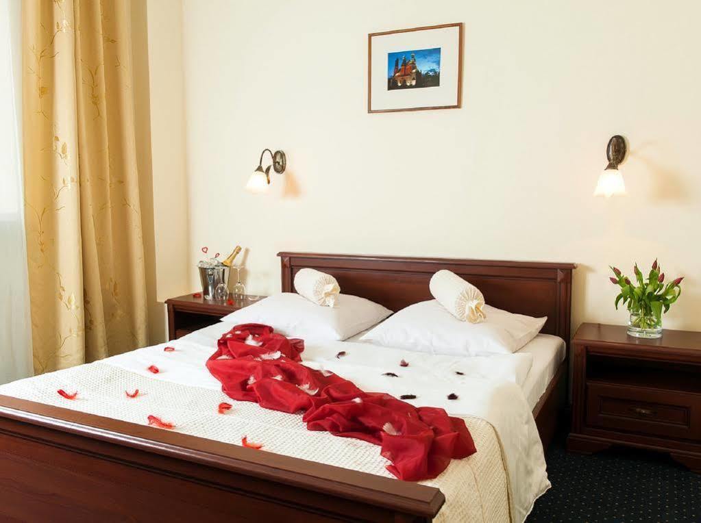 Hotel Arkadia Legnica Kültér fotó