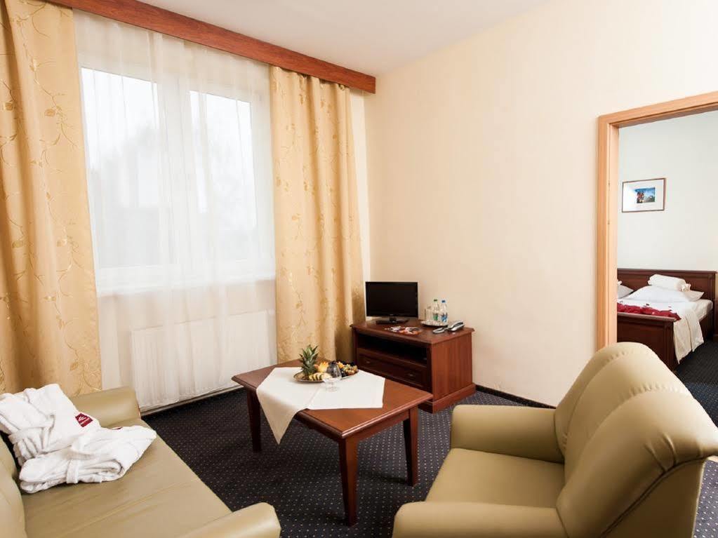 Hotel Arkadia Legnica Kültér fotó